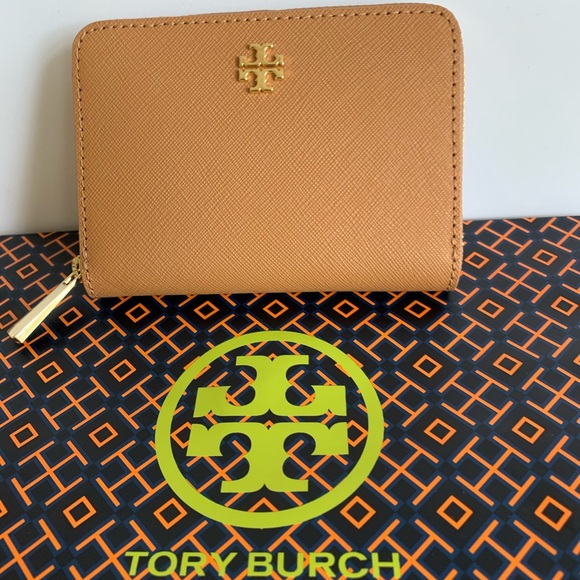 Tory Burch Accessories - TORY BURCH EMERSON ZIP KEY/COIN CASE